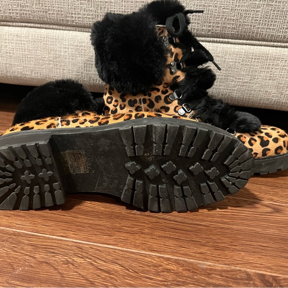 ALDO size 9 Ladies faux fur animal print booties - Picture 2 of 3